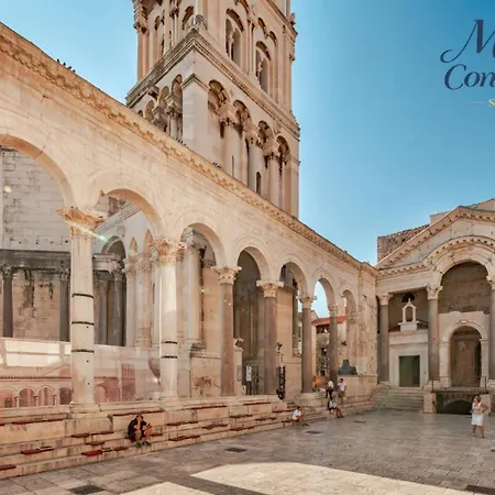 Maya Con Dios Daire Split