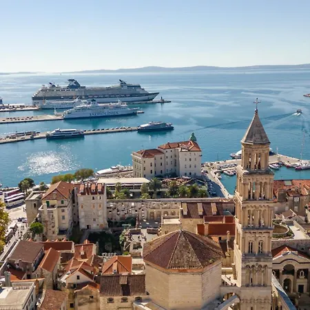 Maya Con Dios Daire *