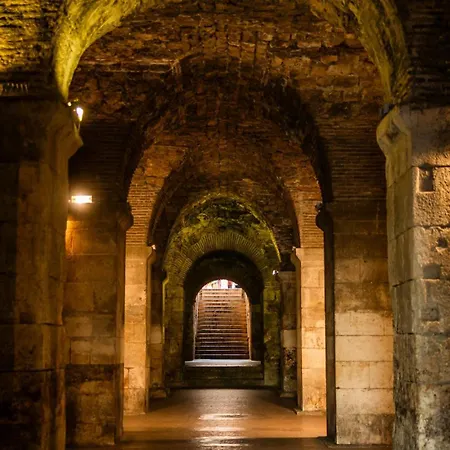 Daire Maya Con Dios Split