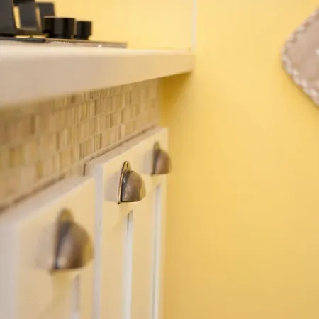 Maya Con Dios Daire Split