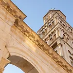 Maya Con Dios * Spalato