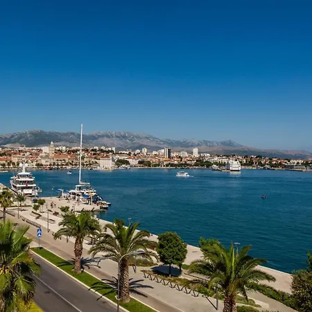 Apartment Maya Con Dios Split