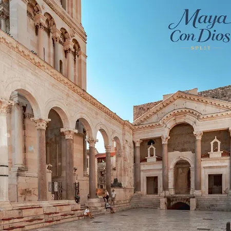 Maya Con Dios *