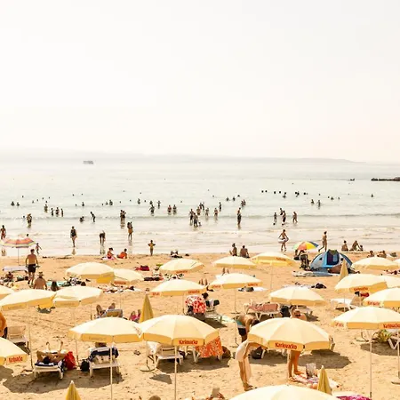 Maya Con Dios Apartment