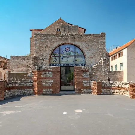 Maya Con Dios * Сплит