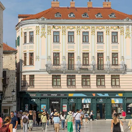 Maya Con Dios Сплит