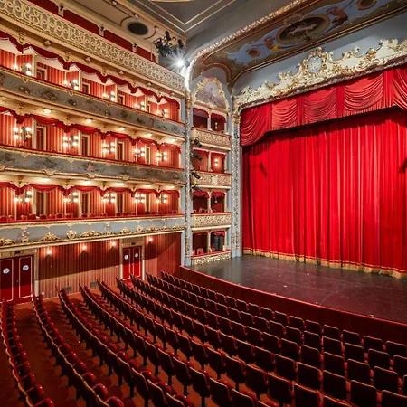 Maya Con Dios Сплит