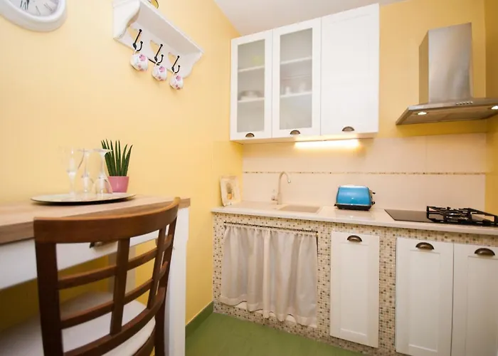 Maya Con Dios Apartment