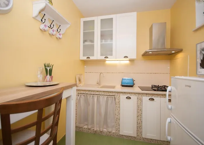 Maya Con Dios Apartamento